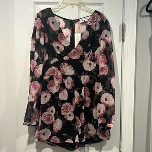 BCB GENERATION size US 6 floral romper with long sleeves with slits